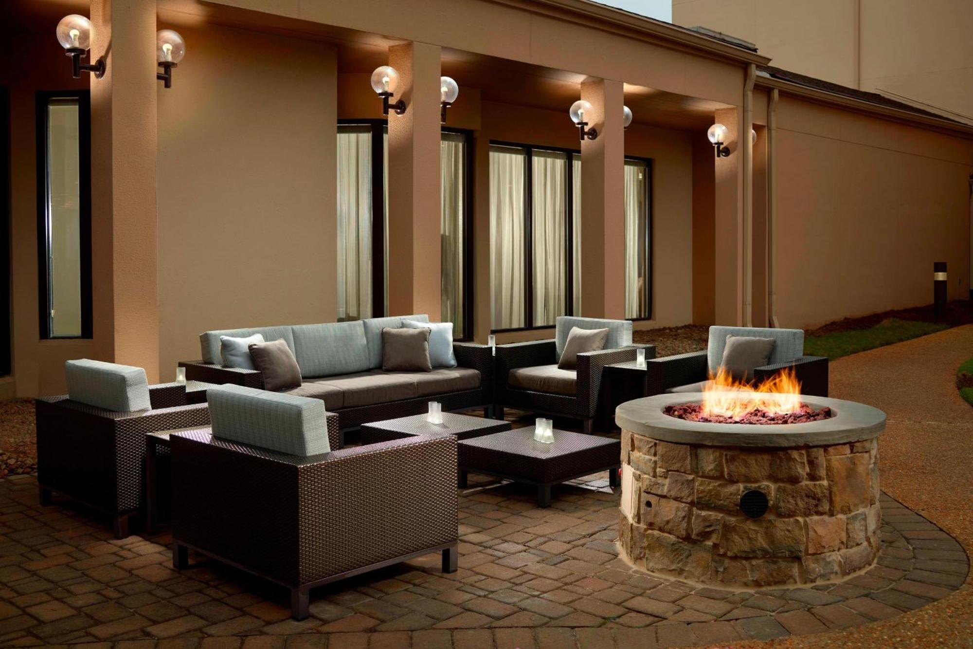 Courtyard By Marriott Atlanta Airport South/Sullivan Road College Park Zewnętrze zdjęcie
