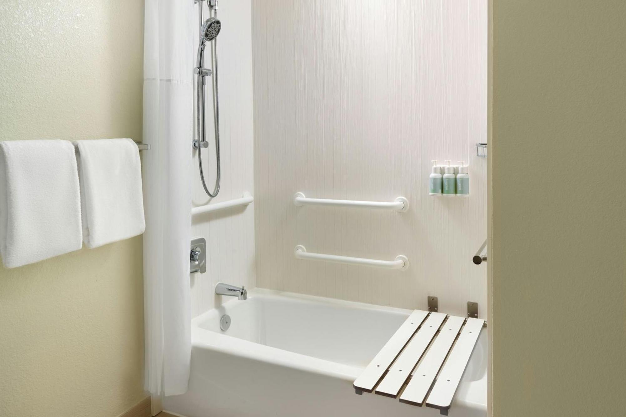 Courtyard By Marriott Atlanta Airport South/Sullivan Road College Park Zewnętrze zdjęcie