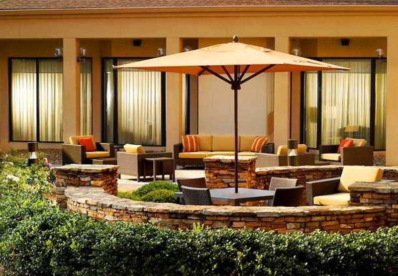 Courtyard By Marriott Atlanta Airport South/Sullivan Road College Park Zewnętrze zdjęcie