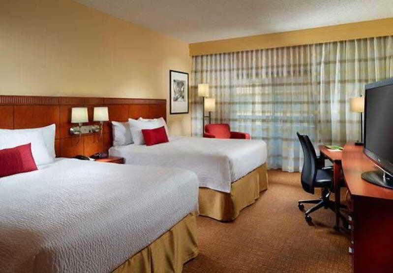 Courtyard By Marriott Atlanta Airport South/Sullivan Road College Park Zewnętrze zdjęcie